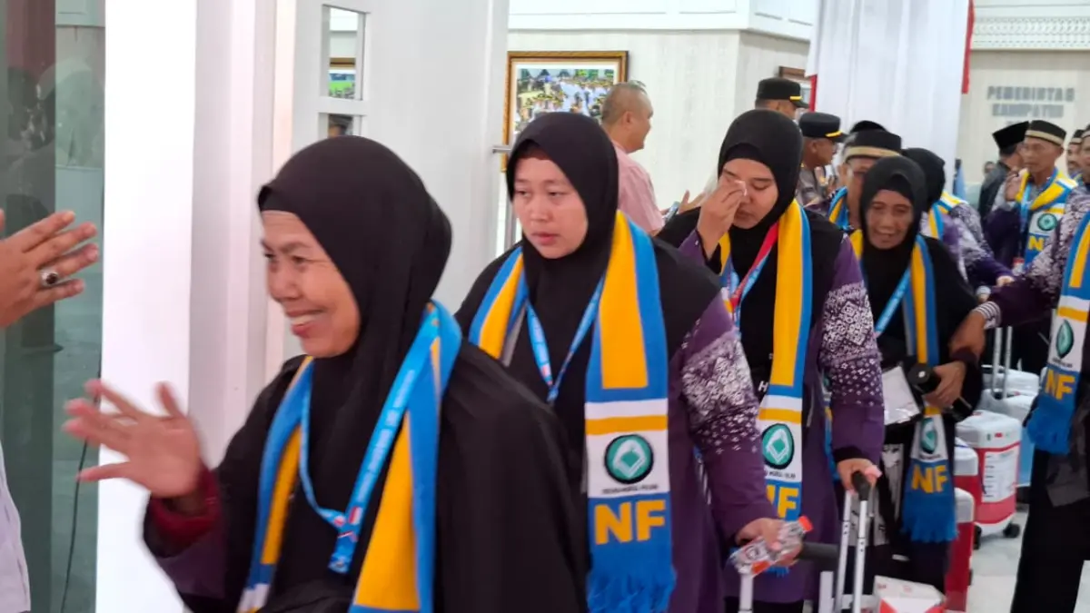 Konflik Timur Tengah Memanas, 2.500 Calon Jemaah Haji Kabupaten Bogor Terancam Tertunda Berangkat Rencana keberangkatan 2.500 jamaah haji asal Kabupaten Bogor terancam tertunda menyusul memanasnya konflik