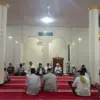 Semangat generasi muda mewarnai pelaksanaan tarawih keliling (tarling) perdana yang digelar Majelis Ulama