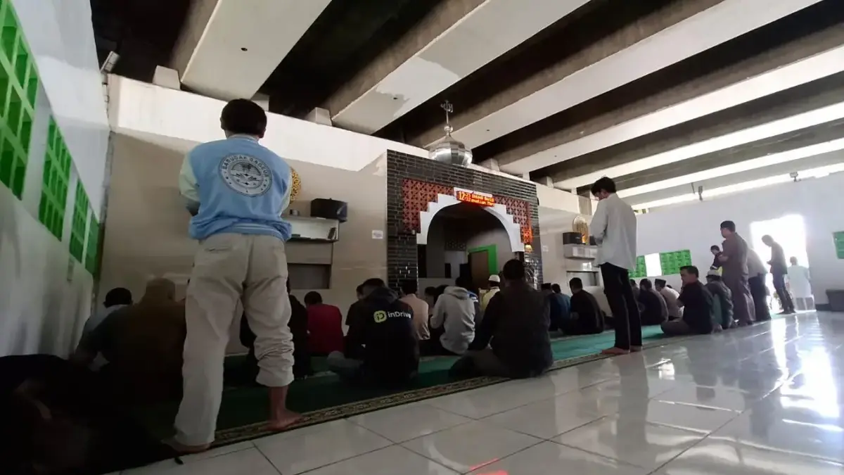 Dari Geng Motor ke Pendiri Masjid: Perjuangan Saepul Rohmat Bangun Masjid Hijrah BJTB di Bawah Tol Buah Batu