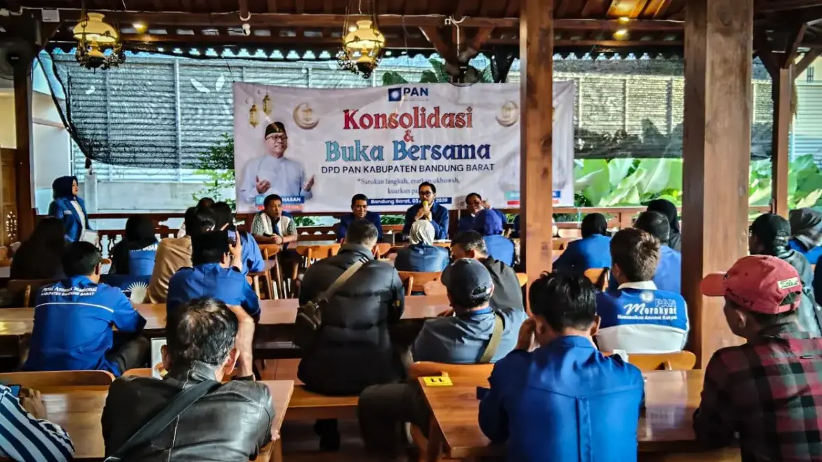 Pengurus DPD hingga DPC Partai Amanat Nasional Kabupaten Bandung Barat saat menggelar konsolidasi internal di