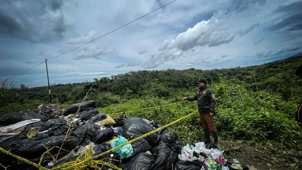 Polisi Selidiki Pelaku Pembuang Limbah Medis di Tenjolaut Bandung Barat