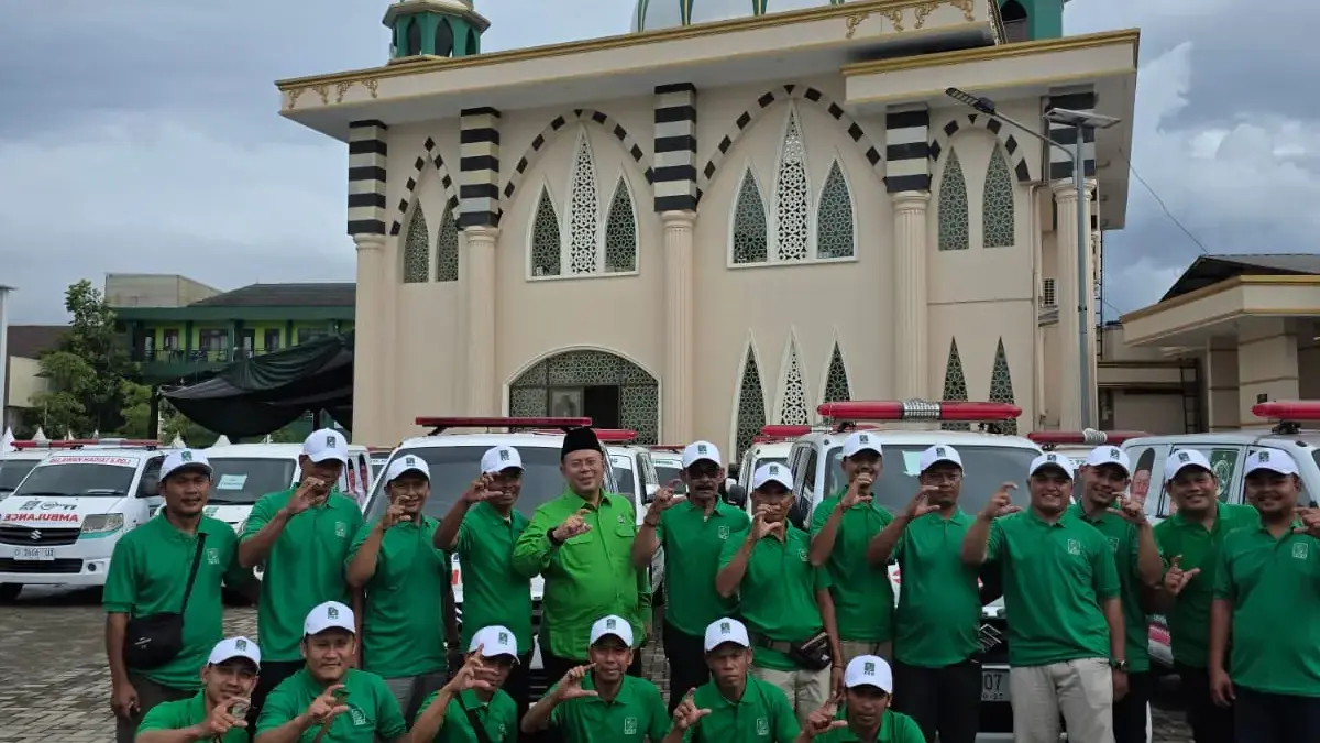 Waka DPR RI Serahkan Ambulans PKB Siaga, Dorong Kader Selalu Hadir di Masyarakat