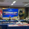 Konferensi pers terkait pengungkapan dugaan penipuan daring atau online scamming yang melibatkan WN Jepang
