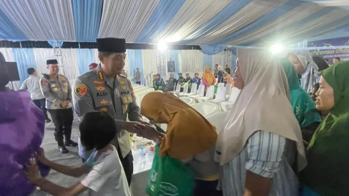 Safari Ramadan, Polresta Bandung Targetkan 25 Rumah Rutilahu Rampung April