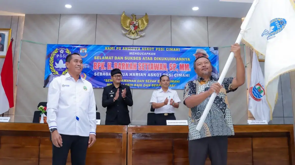 Sepak Bola Cimahi Terancam Stagnan Tanpa Sarpras, Ini Kata Askot PSSI dan Pemkot Barkah Setiawan usai dikukuhkan Sebagai Ketua Harian Askot PSSI Cimahi (mong)