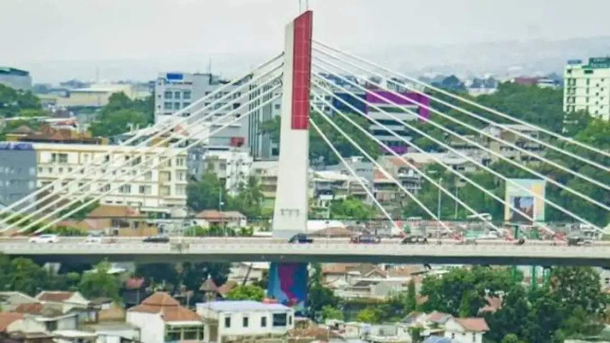 Flyover Pasupati Rawan Aksi Nekat, Pemkot Bandung Tingkatkan Patroli dan Pengawasan foto ilustrasi Flyover Pasupati di Kota Bandung (Dimas/JE)