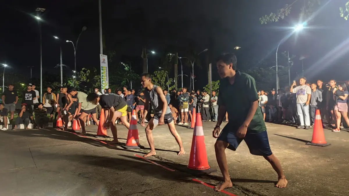 Isu Taruhan Balap Lari di Pakansari, Pemkab Bogor Siap Ambil Langkah Tegas Para remaja berkumpul di area Pakansari Bogor untuk balap lari/Diskominfo