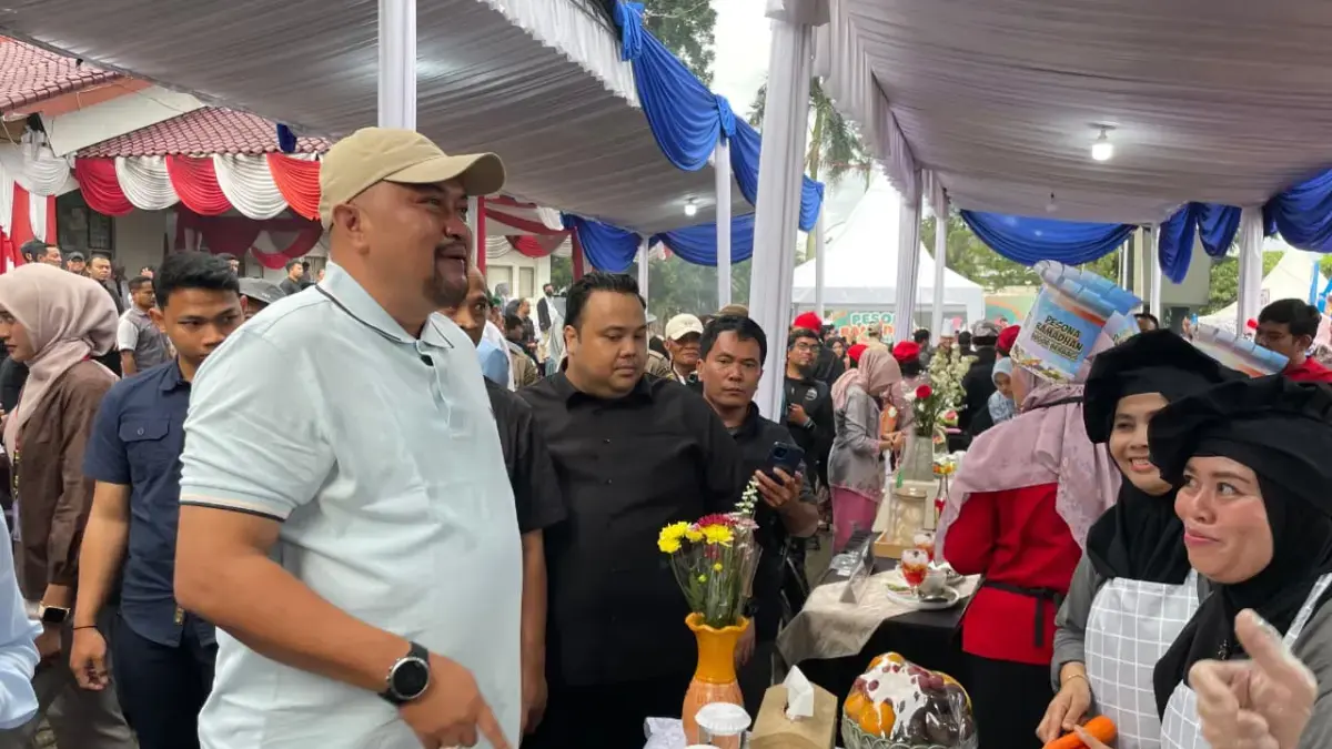 Bupati Bogor Apresiasi Lomba Masak Pesona Ramadan, Opor Ayam Bikin Suasana Lebaran Makin Terasa Suasana kebersamaan di bulan Ramadan terasa hangat dalam kegiatan Pesona Ramadan yang digelar di Lapangan