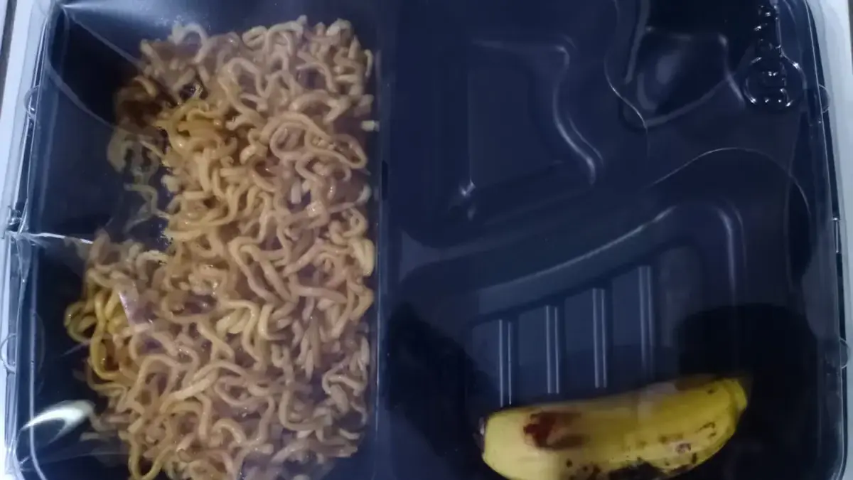 Bupati Bandung Ingatkan Menu MBG Tak Menyimpang, Anggaran Rp10 Ribu Jangan Diutak-atik Salah satu menu MBG di salah satu sekolah dasar di Kecamatan Margaasih, Kabupaten Bandung. Foto Istimewa