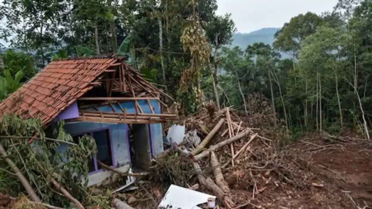 BPBD Ciamis Catat 114 Rumah Rusak Akibat Cuaca Ekstrem di Tujuh Kecamatan BPBD Ciamis Catat 114 Rumah Rusak Akibat Cuaca Ekstrem di Tujuh Kecamatan