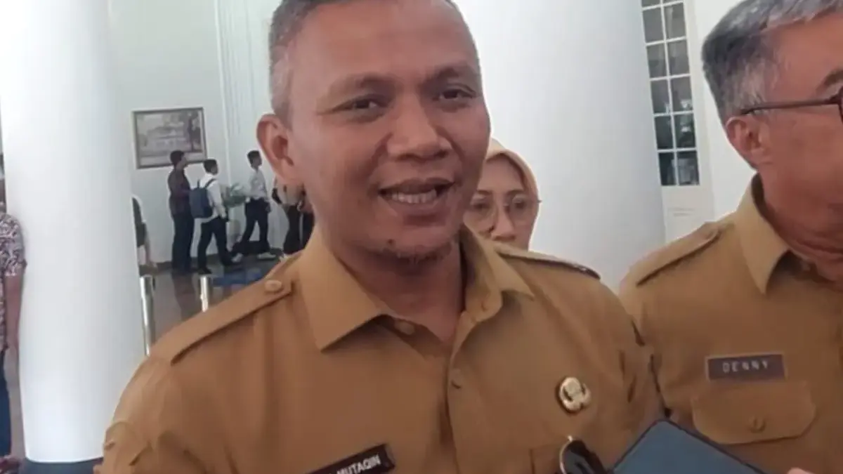 Wakil Wali Kota Bogor, Jenal Mutaqin, saat memberikan keterangannya. Foto: Sekar Andini