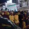 Ratusan jemaah memadati ruas Jalan Pahlawan di kawasan Empang, Kecamatan Bogor Selatan, Kota Bogor, untuk mela