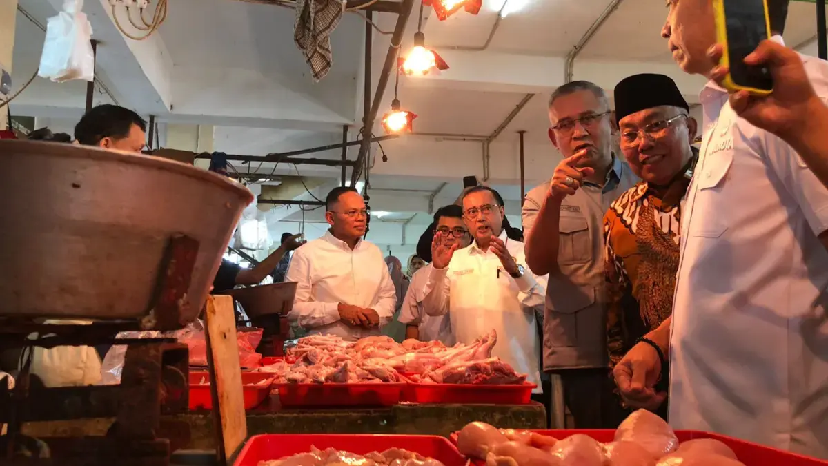Jelang Idulfitri DPR RI Cek Keamanan Pangan di Pasar Jambu Dua Bogor, Kepatuhan Pangan Disebut 90 Persen