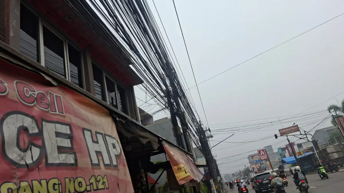 Kabel Fiber Optik Semrawut di Kabupaten Bandung, Begini Sikap Pemkab!