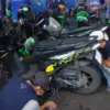 Polresta Bogor Kota menyediakan layanan ganti oli dan pengecekan rem gratis bagi pengemudi ojek online