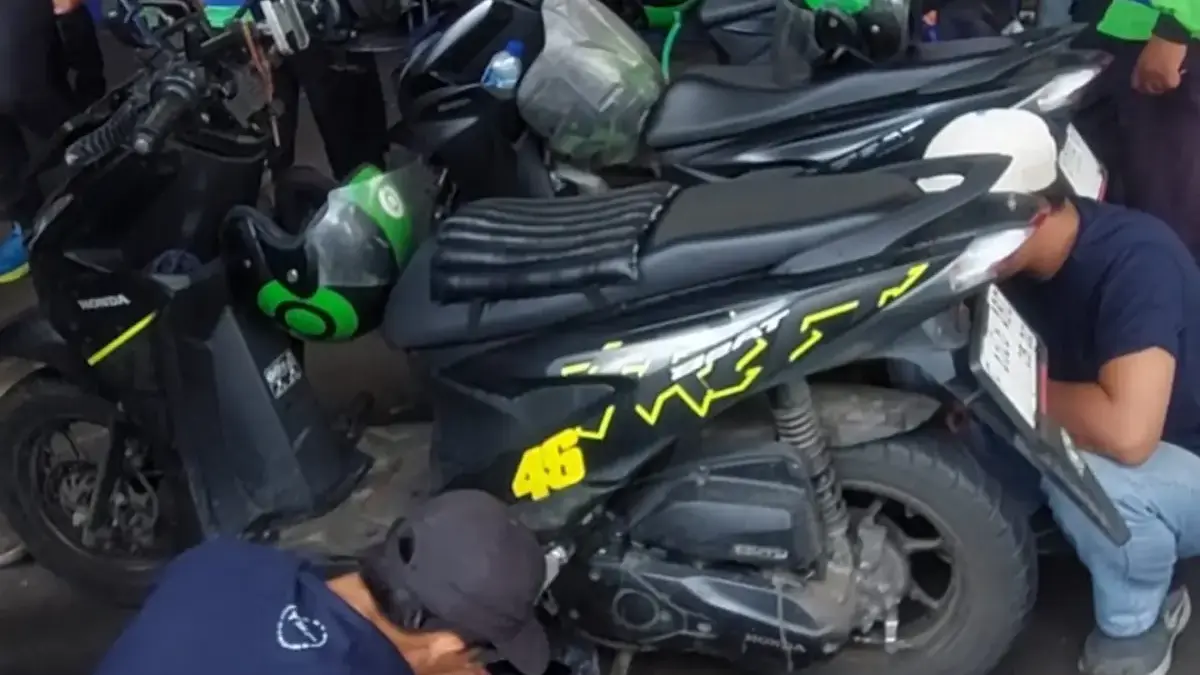 300 Ojol di Bogor Dapat Ganti Oli dan Cek Rem Gratis, Polisi Bantu Lapisan Ekonomi Bawah Polresta Bogor Kota menyediakan layanan ganti oli dan pengecekan rem gratis bagi pengemudi ojek online