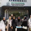 Sejumlah wali murid SMK IDN saat di Gedung Sate. Foto Istimewa