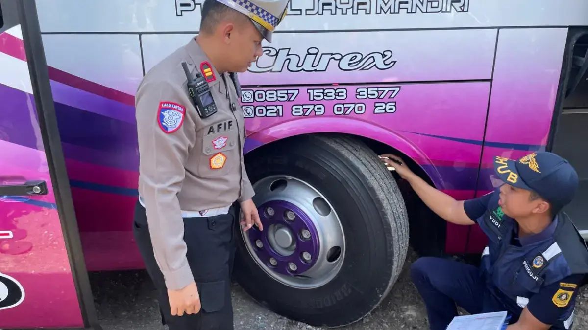 Satuan Lalu Lintas Polres Bogor bersama Dinas Perhubungan Kabupaten Bogor memperketat pengawasan terhadap