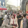 H+6 Lebaran, Masyarakat Masih Padati Pusat Perbelanjaan di Bandung 