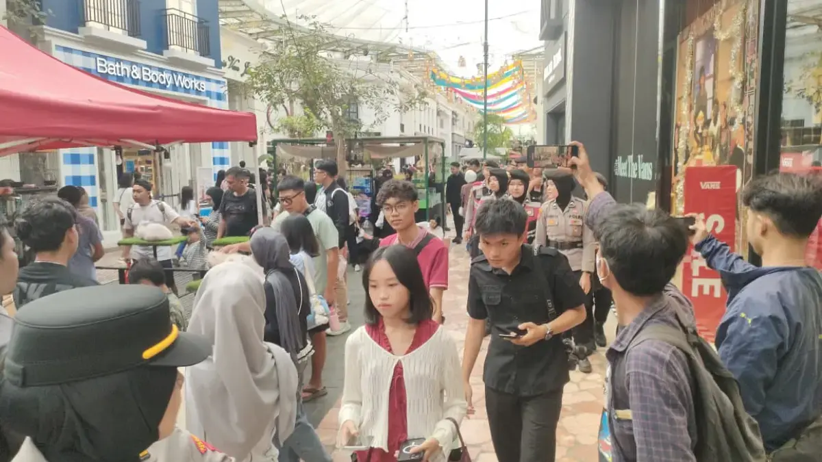H+6 Lebaran, Masyarakat Masih Padati Pusat Perbelanjaan di Bandung 