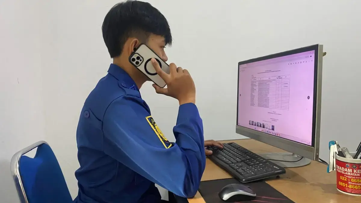 Cerita Unik Damkar Cimahi: Padamkan Api, jadi Psikolog Putus Cinta hingga Rayakan Ulang Tahun Warga