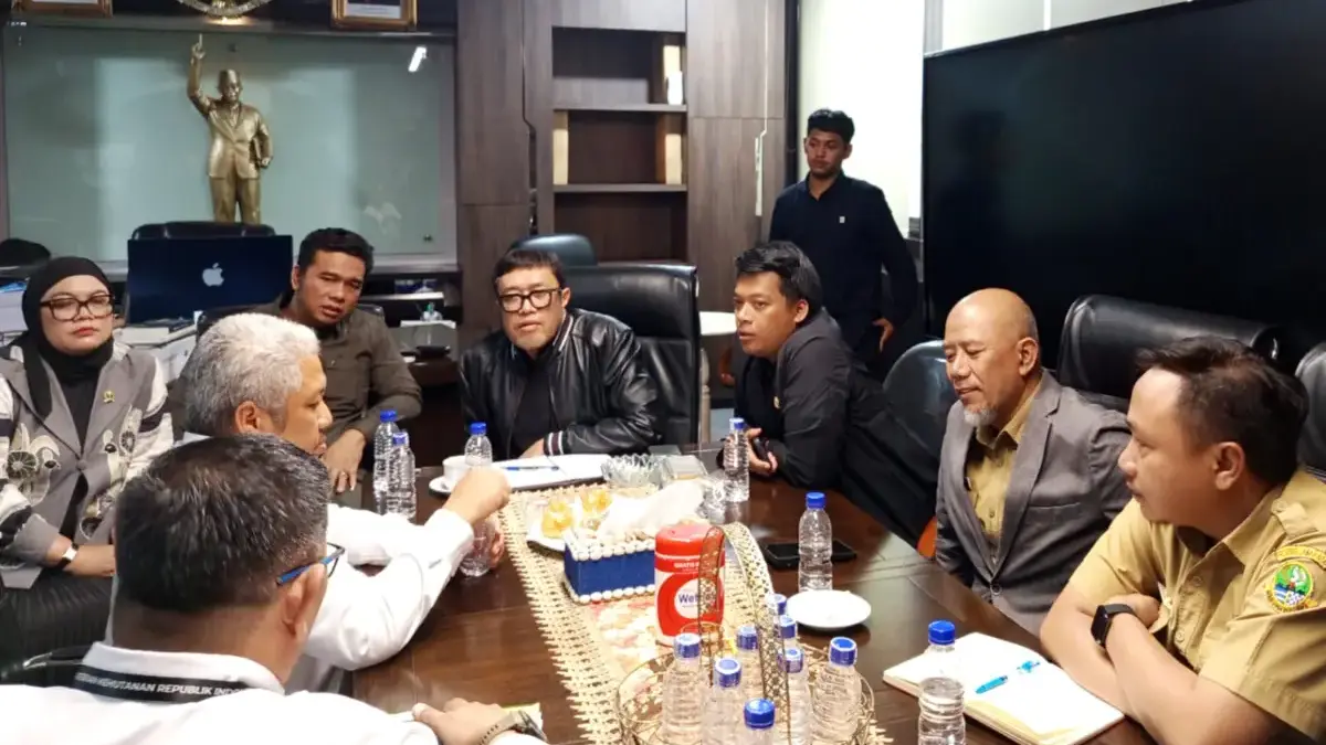 Sentil Farhan Soal Bandung Zoo, Ono Surono: Harus Sat Set Jangan Bikin Orang Bingung Sentil Farhan Soal Bandung Zoo, Ono Surono: Harus Sat Set Jangan Bikin Orang Bingung