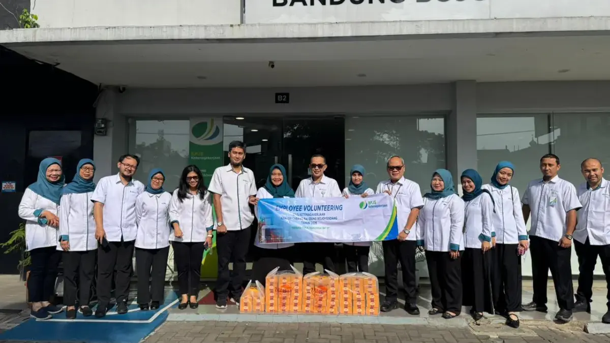Employee Volunteering BPJS Bojongsoang: Bagi Takjil Gratis di Jalan Raya Employee Volunteering