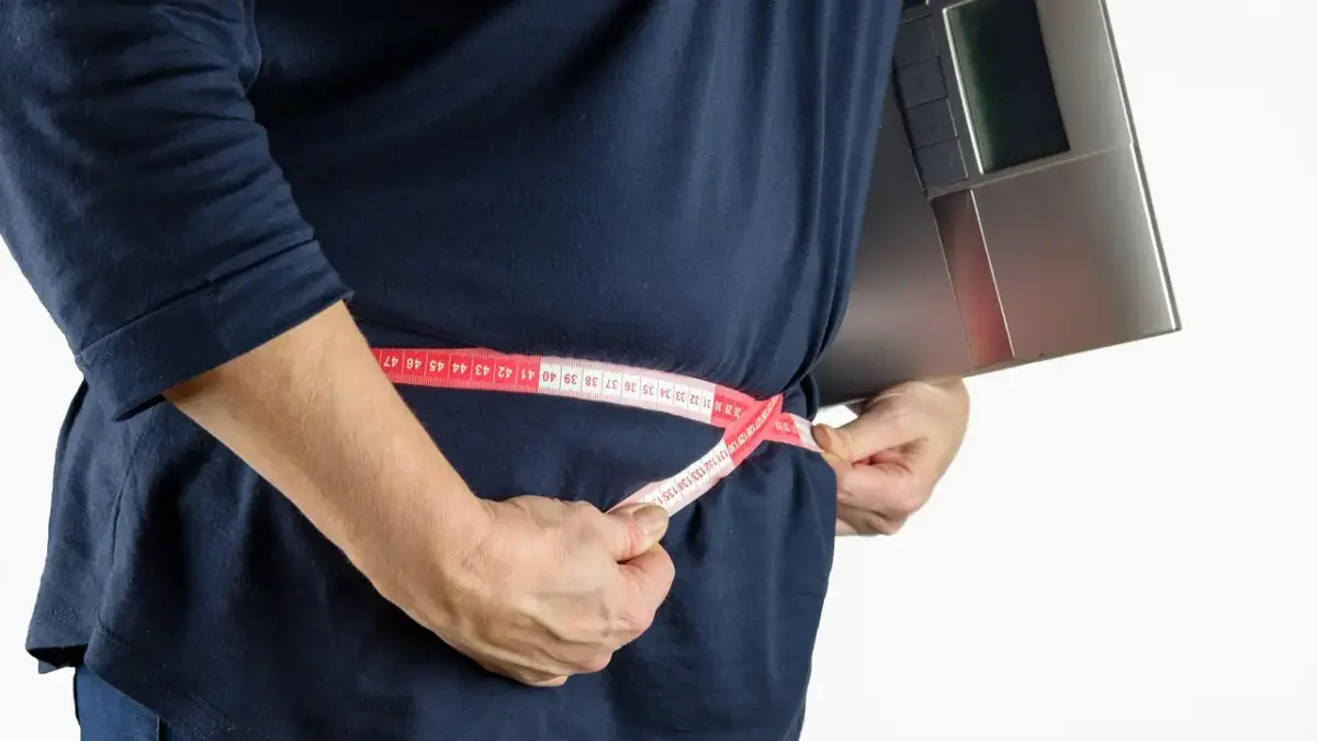 Strategi Jaga Berat Badan Tetap Stabil Pasca-Lebaran: Hindari Efek Makan Balas Dendam Usai Puasa Strategi Jaga Berat Badan Tetap Stabil Pasca-Lebaran: Hindari Efek Makan Balas Dendam Usai Puasa