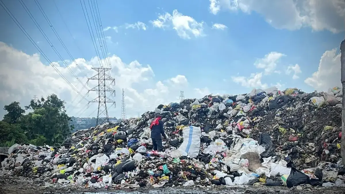 Ilustrasi: Sampah menumpuk di UPTD Kebersihan DLH Bandung Barat di Jalan Gedong Lima Padalarang. Dok Jabar Eks