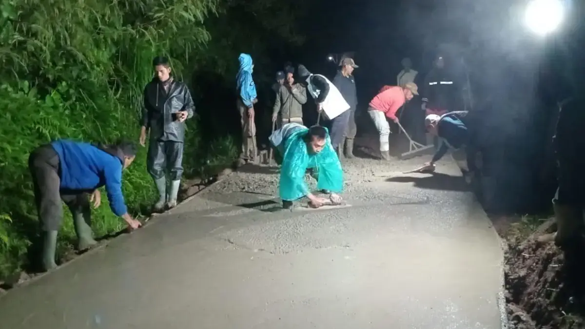 Satgas TMMD Kodim 0624 Kebut Pengecoran Jalan di Desa Cipelah Desa Cipelah