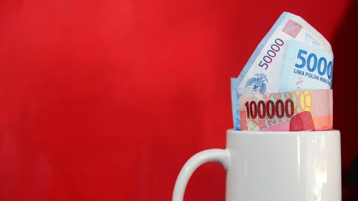 Rupiah Nyaris Rp17 Ribu, Menkeu Kukuh Ekonomi Kuat hingga Salahkan Ekonom