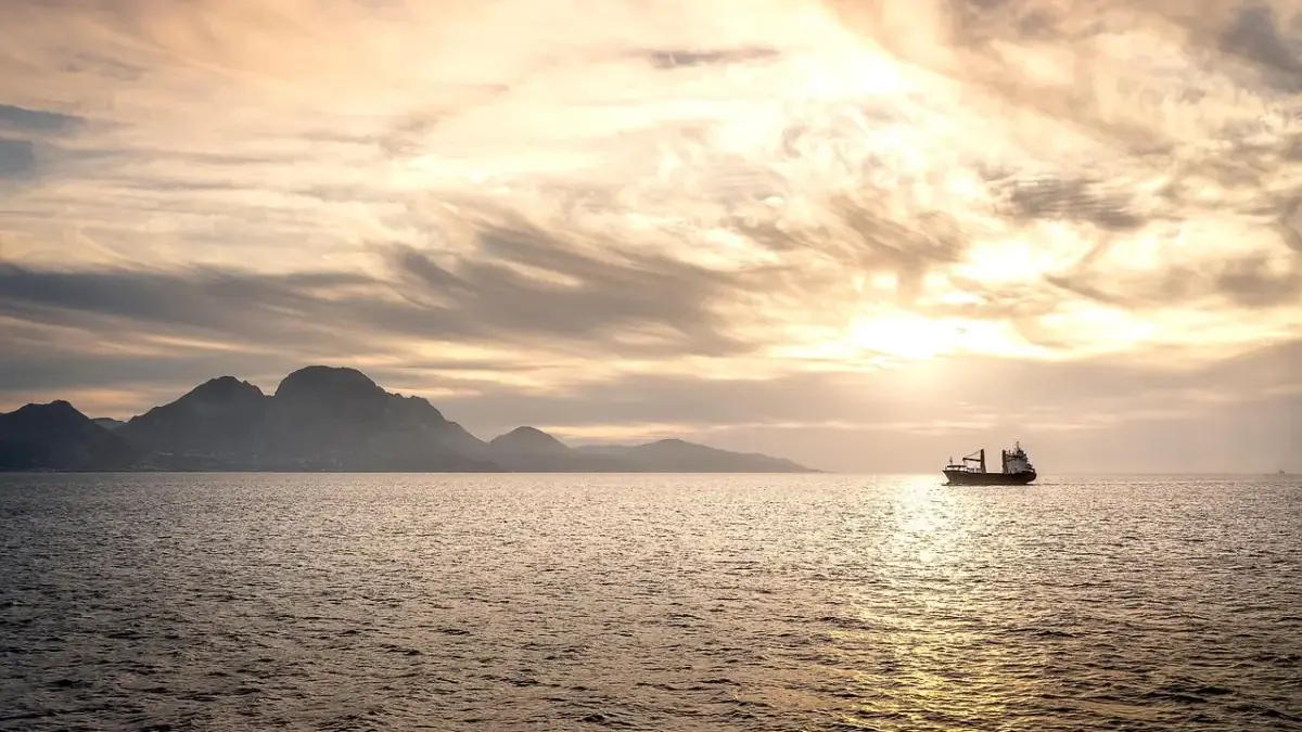 Ketegangan Memuncak! Iran Tutup Selat Hormuz bagi Kapal AS dan Sekutunya