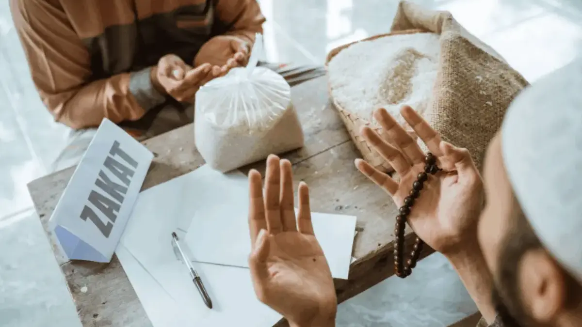 Bacaan Niat Zakat Fitrah untuk Diri Sendiri dan Keluarga Lengkap Arab, Latin, dan Artinya