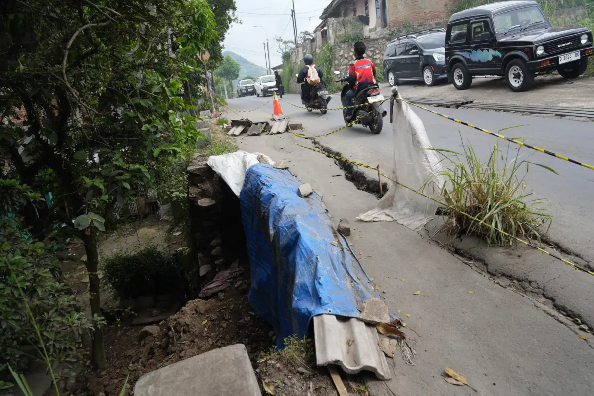 KDS Perintahkan Perbaikan Cepat Jalan Amblas di Nanjung, Target Mulai Pekan Depan – jabarekspres.com