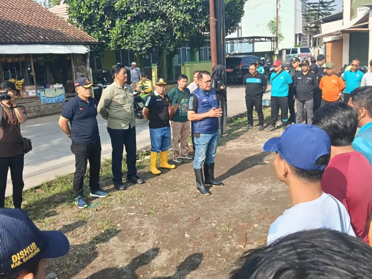 HUT ke-385 Kabupaten Bandung, Dishub Gelar Korve Bersih Sampah di Pameungpeuk – jabarekspres.com