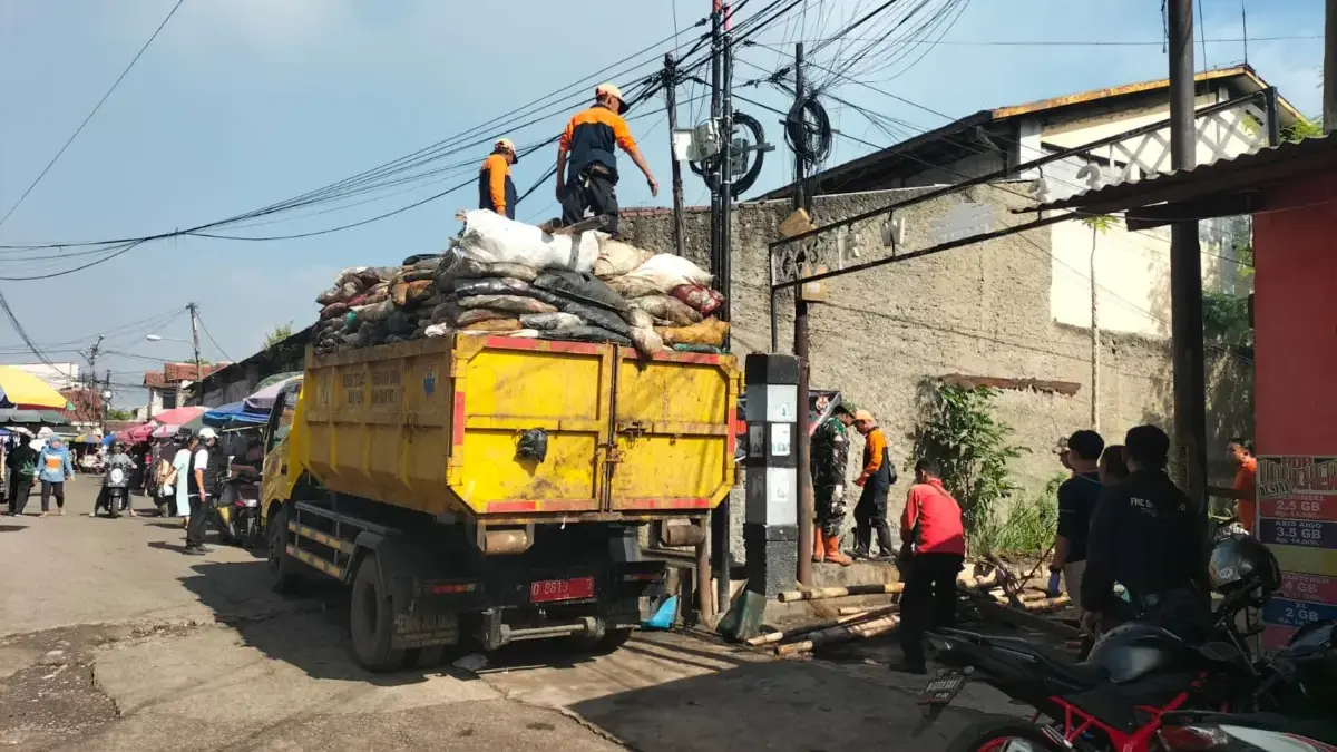 TPS Ilegal di Cimahi Akhirnya Ditutup. Foto Mong
