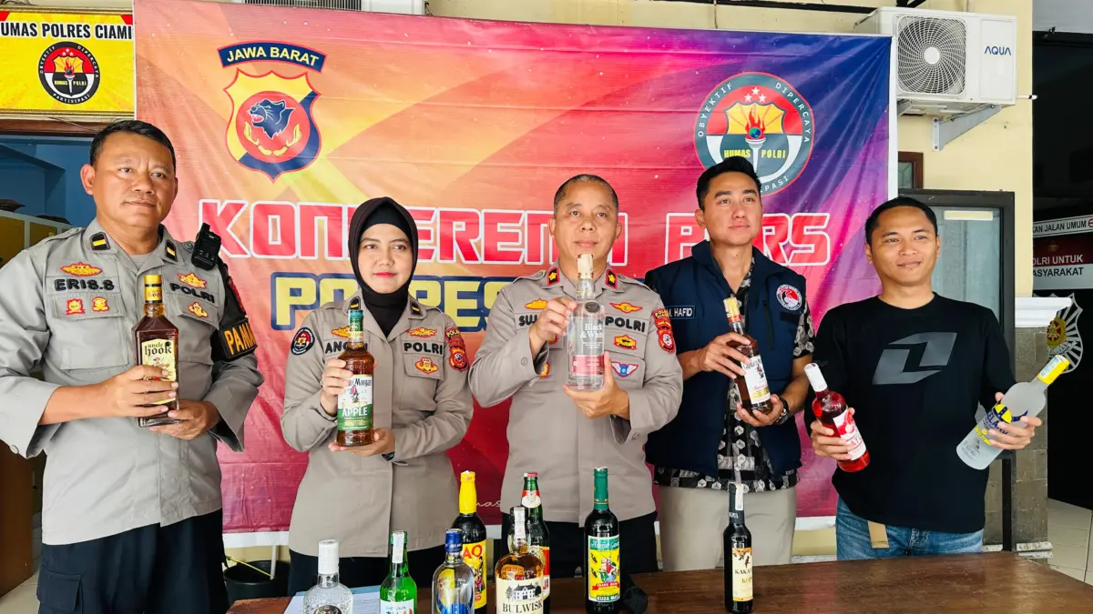 Wakapolres Ciamis Pimpin Penggerebekan, 2.610 Botol Miras Ilegal Milik Pensiunan BUMD Disita – jabarekspres.com