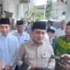 Wakil Menteri Agama (Wamenag) Romo Muhammad Syafi’i (tengah) saat memberikan keterangannya di Gedung Balai Kot