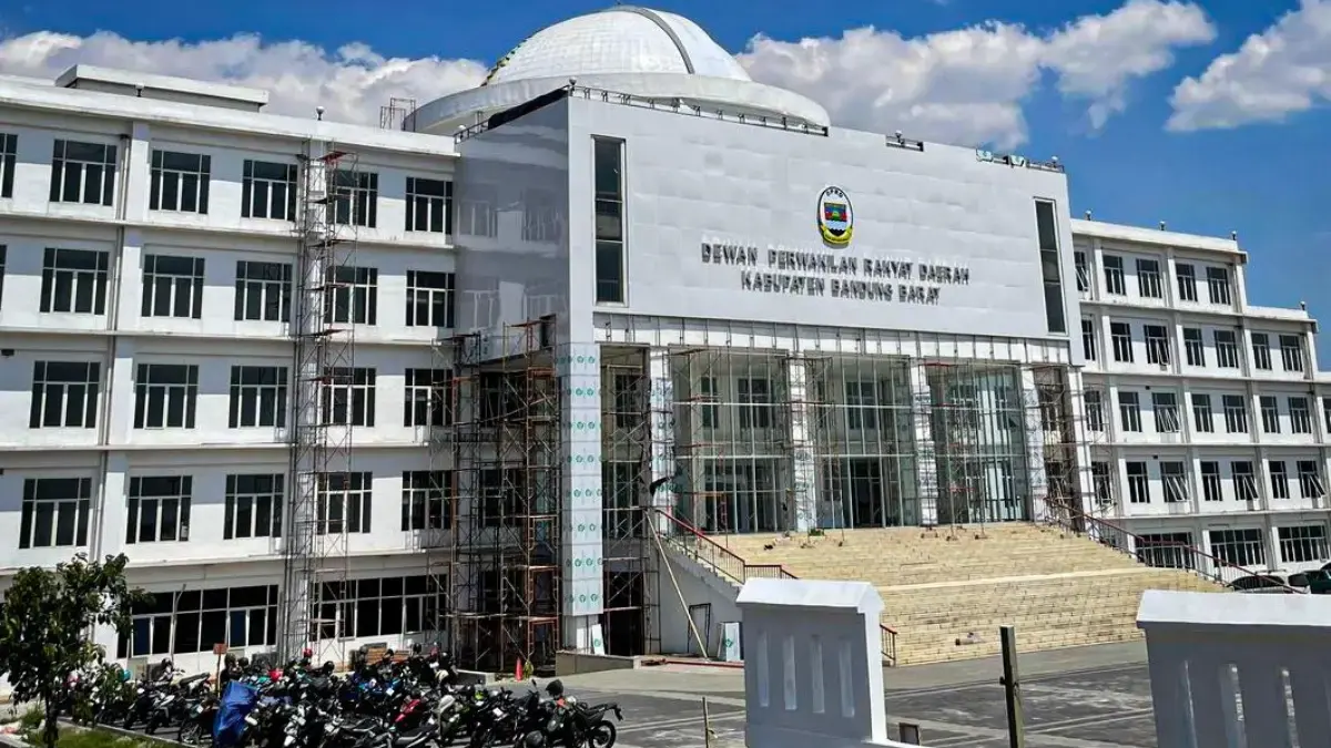 Gedung DPRD Bandung Barat di Jalan Raya Cijamil, Kecamatan Ngamprah. Dok Jabar Ekspres/Suwitno