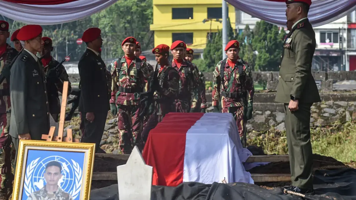 Upacara Pemakaman Mayor Zulmi di TMP Cikutra Penuh Haru, Panglima TNI Pimpin Prosesi