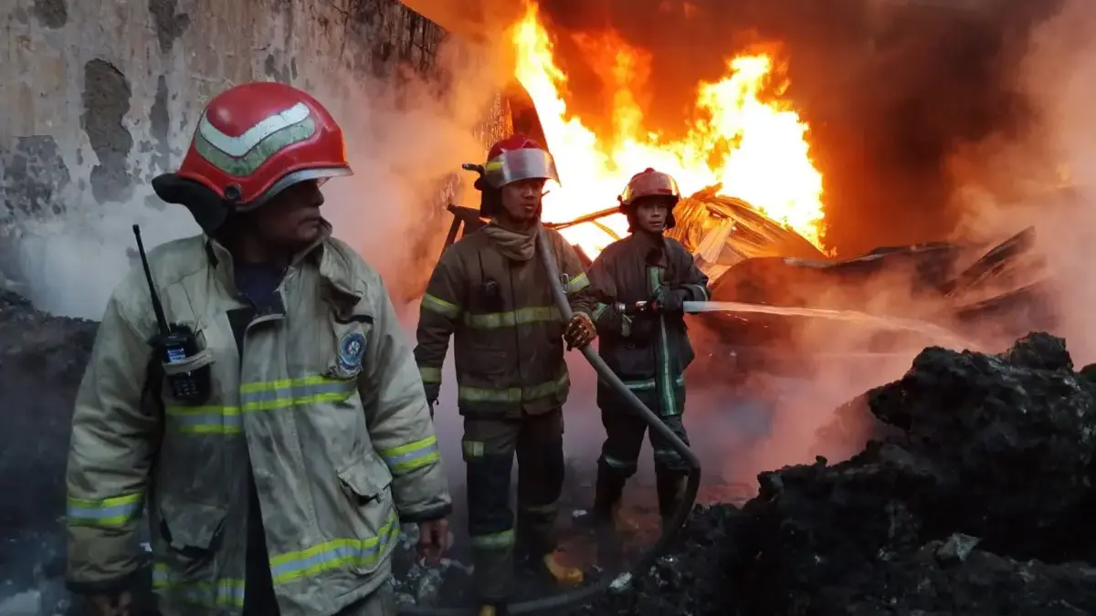 Kebakaran Hebat di Margaasih, Gudang Rongsok Dilalap Api