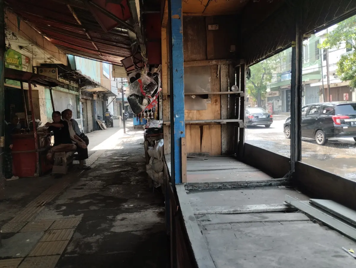 PKL Berulang Kali Ditindak tapi Kembali Serobot Trotoar, Kinerja Satpol PP Cimahi Disorot – jabarekspres.com