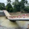 Baru Diresmikan 1 Bulan, Jembatan Gombang dengan Anggaran Rp1 Miliar Ambruk  