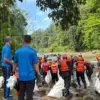Kebun Raya Bogor Gelar Aksi Lingkungan \'Operasi Plastik\', 1,2 Ton Sampah Berhasil Diangkat dari Sungai Ciliwun