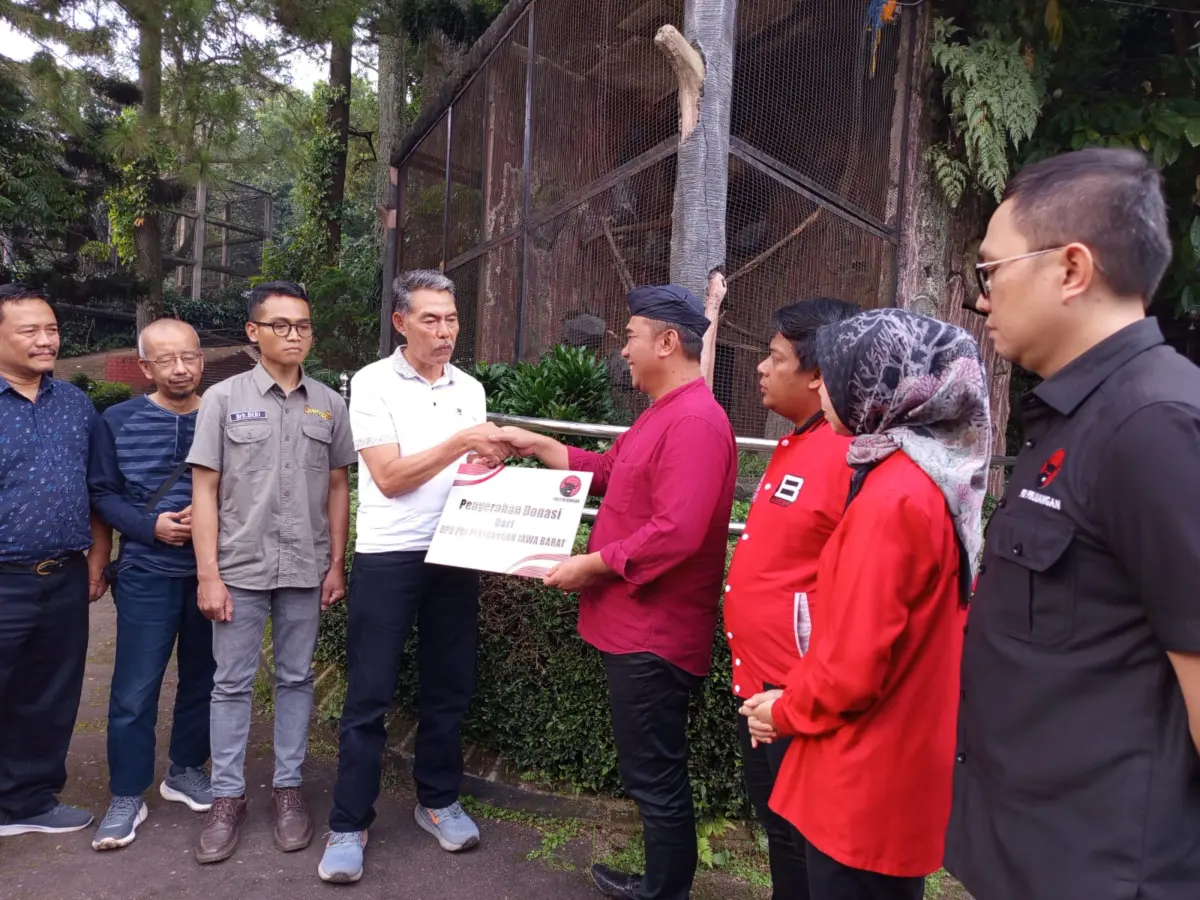 Tepati Janji, PDI Perjuangan Jabar Serahkan Donasi Gotong Royong untuk Bandung Zoo – jabarekspres.com