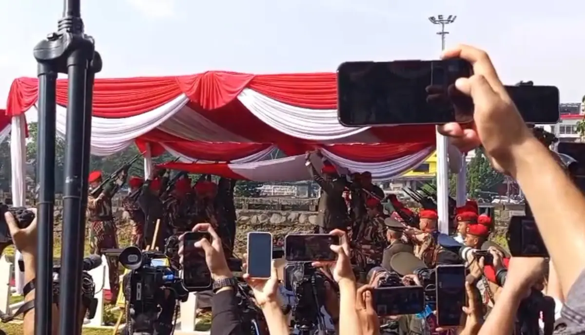 Dipimpin Panglima TNI, Mayor Zulmi Dimakamkan di Cikutra Bandung – jabarekspres.com