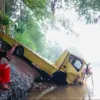 Truk Towing Terperosok ke Sungai Citanduy, Sopir Masih dalam Pencarian