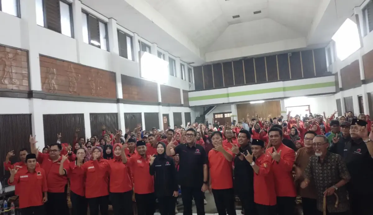 Konsolidasi PDIP Jabar di Sumedang, Ono Surono Soroti Isu Ekonomi, Kesehatan, hingga Pendidikan – jabarekspres.com