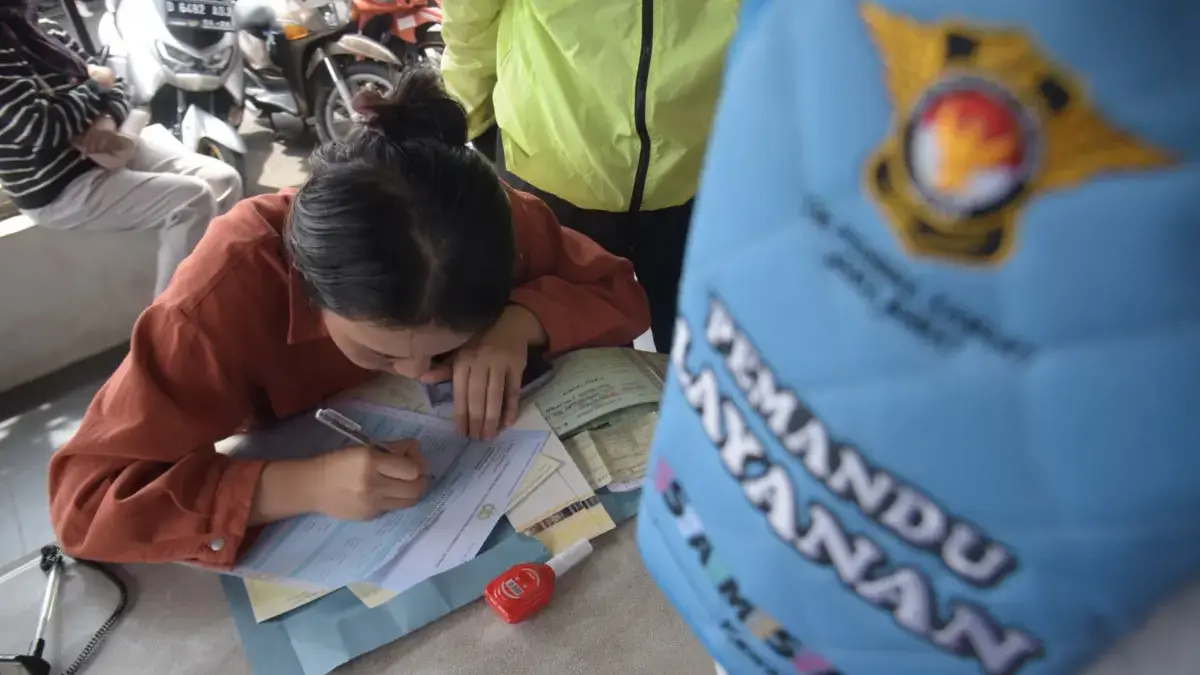 Pemprov Jawa Barat Permudah Bayar Pajak Tahunan, Tak Perlu Bawa KTP Pemilik Pertama Pemprov Jawa Barat Permudah Bayar Pajak Tahunan, Tak Perlu Bawa KTP Pemilik Pertama