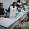Petugas Disdukcapil Bandung Barat saat melayani masyarakat